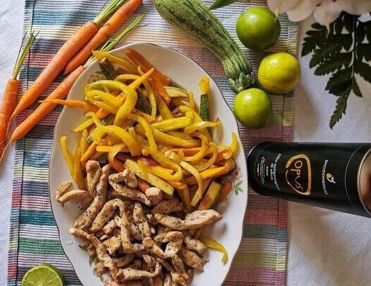 Pollo e verdure in agrodolce: fotografia della ricetta dall’archivio Emozioneolio