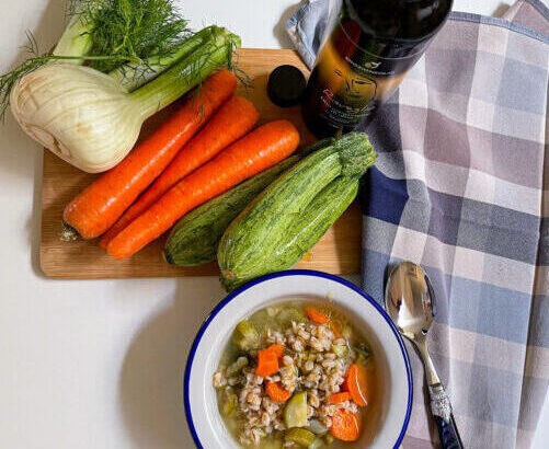 Zuppa farro e verdure: fotografia della ricetta dall’archivio Emozioneolio