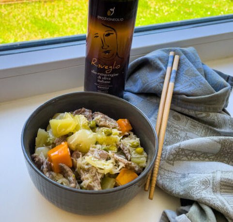 Stufato di carne e verdure asiatico