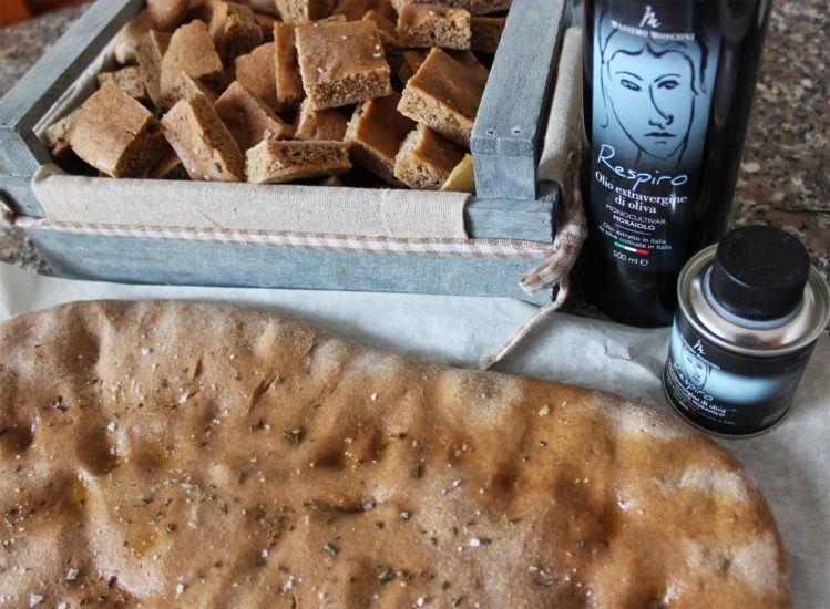 Focaccia di Farro: fotografia della ricetta dall’archivio Emozioneolio